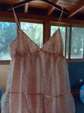 Vestido Zara talla L. Color salmón
