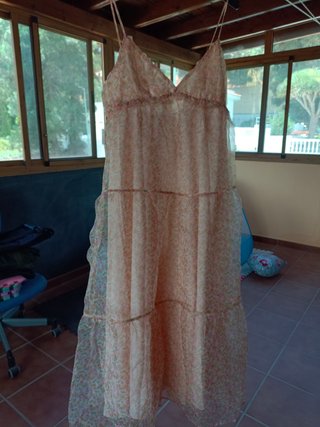 Vestido Zara talla L. Color salmón
