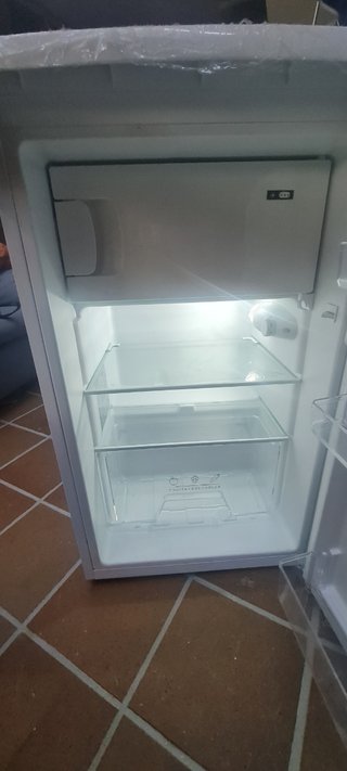 Frigorífico 97 l sin gas sin estrenar