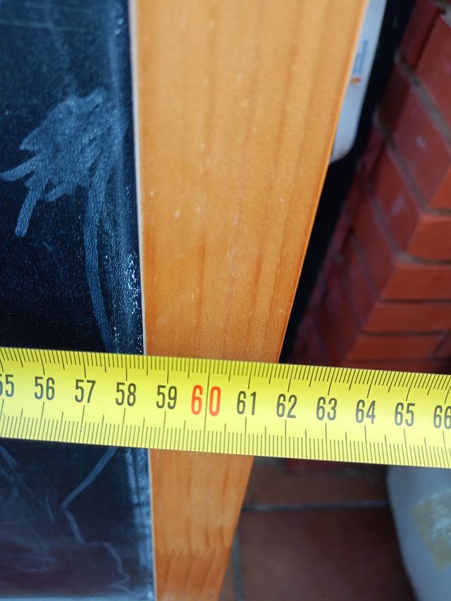 sedia in legno con lavagna