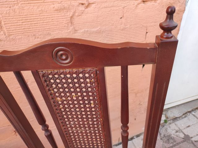 Seis sillas de comedor tapizadas