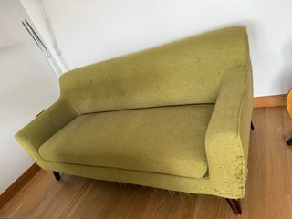 Sofa verde 3 plazas