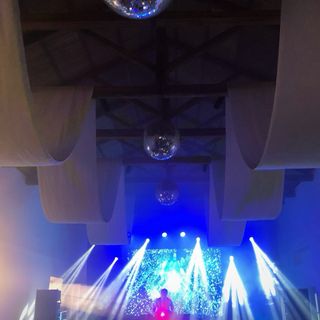 Alquiler sonido tarima y pantallas led