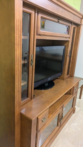 Mueble de salón de pino