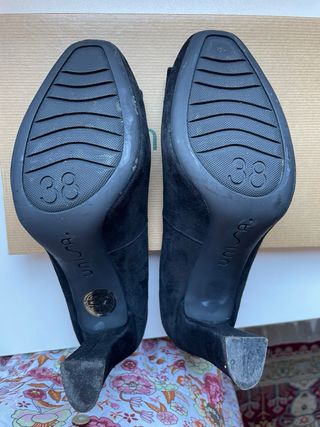 Zapatos UNISA antelina salon negros tacón
