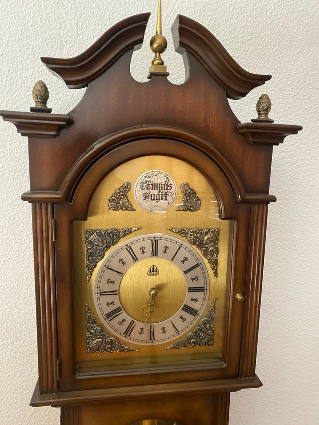 reloj carrillon Tempus Fugit
