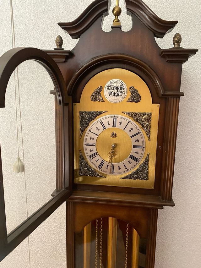 reloj carrillon Tempus Fugit