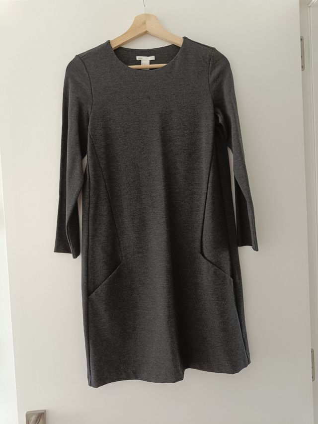 Vestido casual gris de H&M