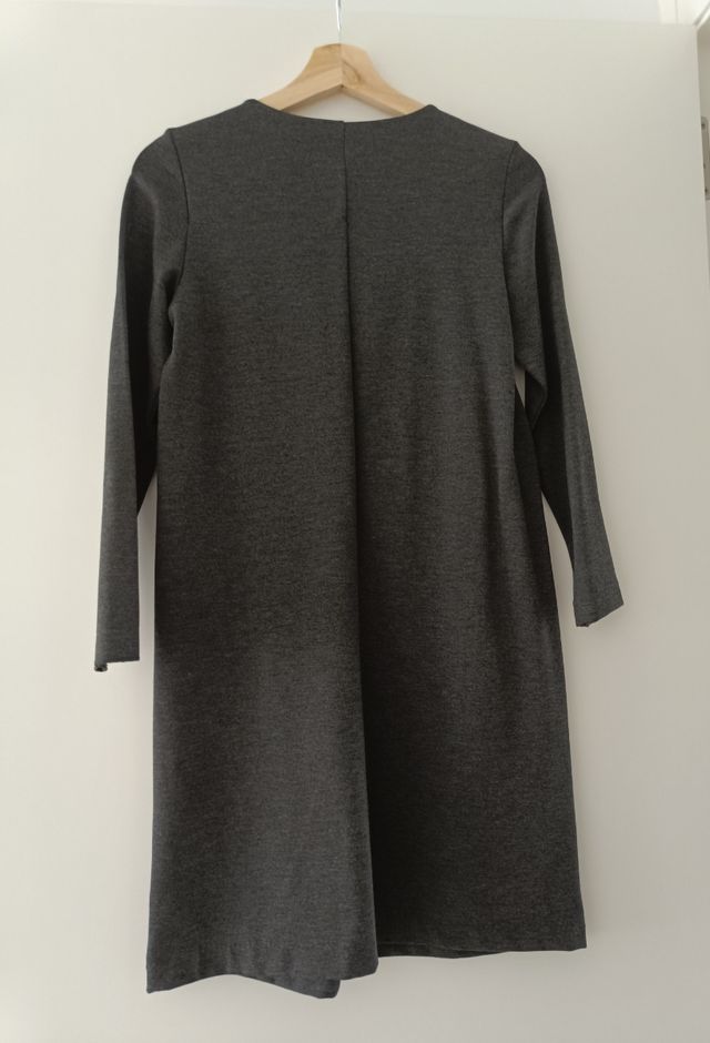 Vestido casual gris de H&M