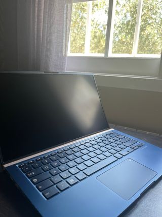 Portátil Asus Zenbook 14 UX433F