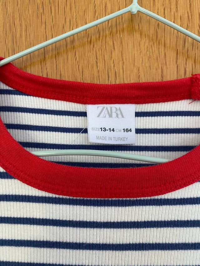Camiseta Zara kids, altura 164 cm