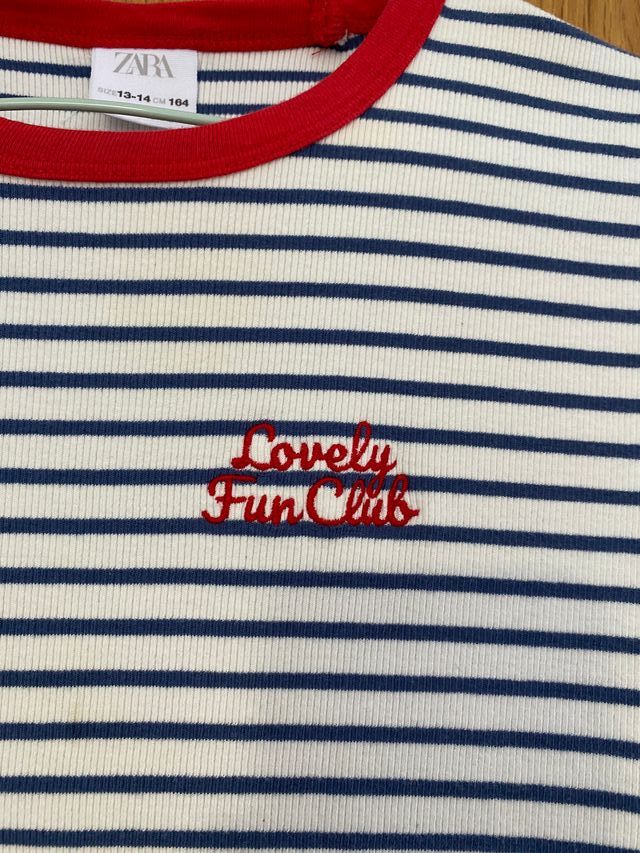 Camiseta Zara kids, altura 164 cm