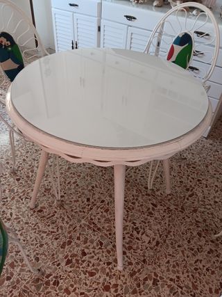 Mesa y 4 Sillas vintage