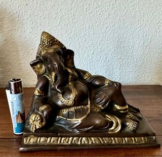 Figura en bronce Ganesha tumbado