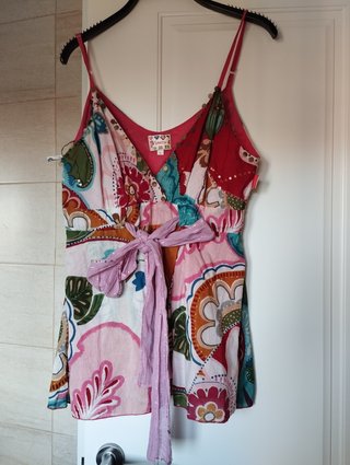 Blusa tirantes.