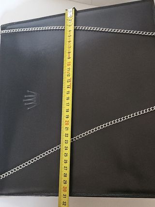 Bolso negro de piel