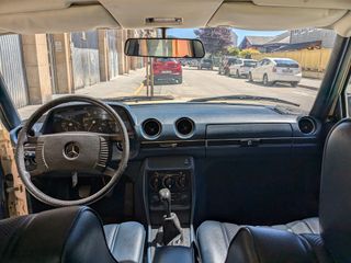 Mercedes Benz 300 D - W123