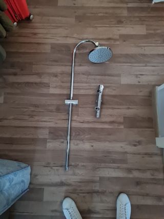 Grifo de ducha y alcachofa