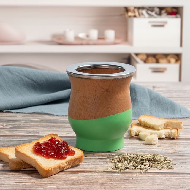 Mate camionero pintado con bombilla