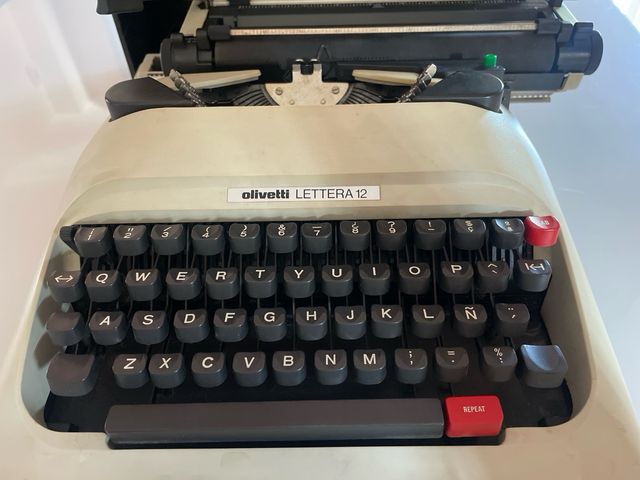 OLIVETTI LETTERA 12