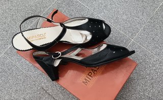 Sandalias de vestir. Poco tacón