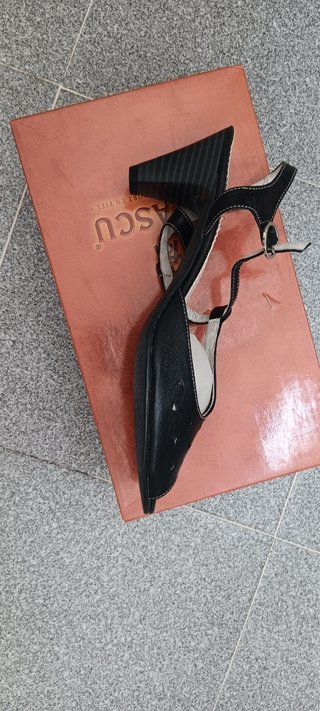 Sandalias de vestir. Poco tacón