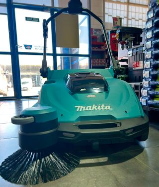 BARREDORA VS001GZ MAKITA 40V