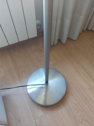 Lámpara pie