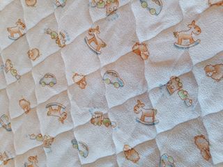 Cubre colchón impermeable maxicuna/cama infantil