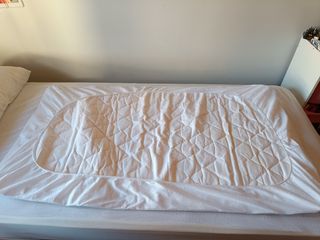 Cubre colchón impermeable maxicuna/cama infantil