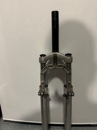 HORQUILLA MTB SHOWA 26” V-BRAKE