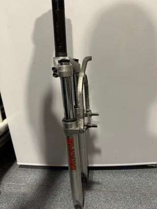 HORQUILLA MTB SHOWA 26” V-BRAKE