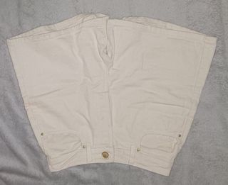 Pantalón corto beige