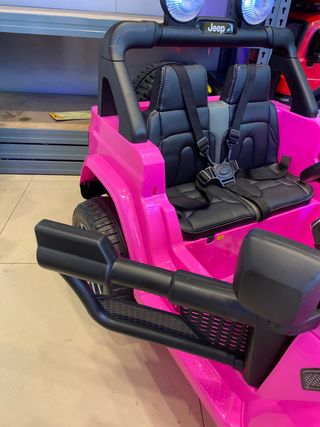 JEEP WRANGLER RUBICON 12V CON MP4 EN COLOR ROSA