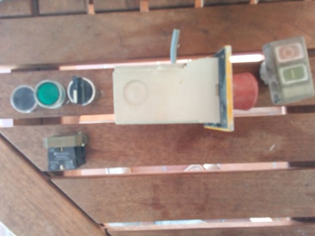 Vendo interruptores y pulsadores industr