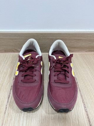 New Balance talla 40.5