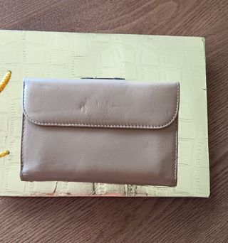 Billetera con monedero piel.