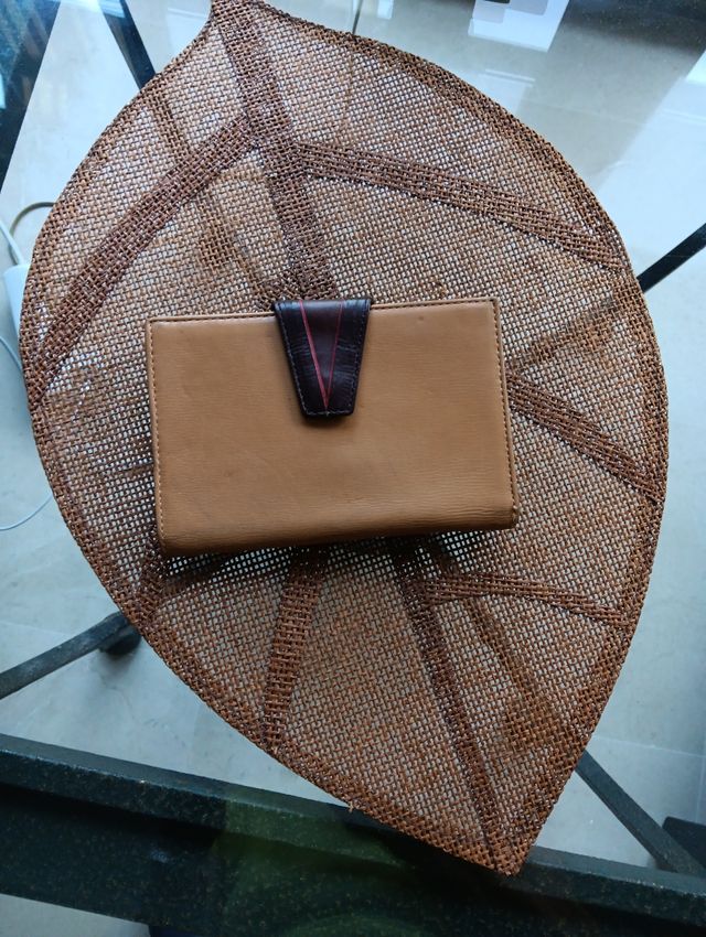 Billetera con monedero piel.