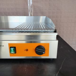 🏰​CM✜ Plancha 65 cm Acero 1/2 Ranurada