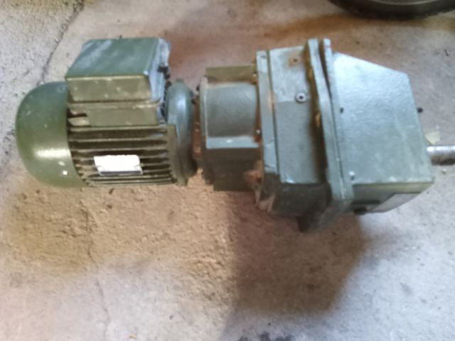 Vendo motor eléctrico con reductora