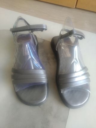 SANDALIAS PLATA TIRAS NÚM 37