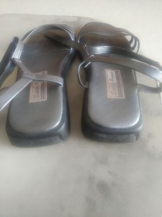 SANDALIAS PLATA TIRAS NÚM 37