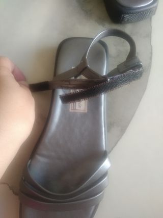 SANDALIAS PLATA TIRAS NÚM 37