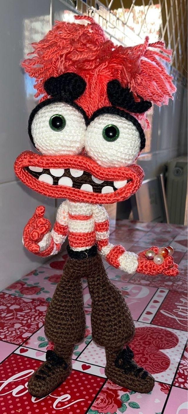 Muñeco ansiedad ganchillo.