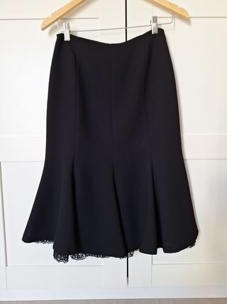 Falda con puntilla ZARA midi color negro