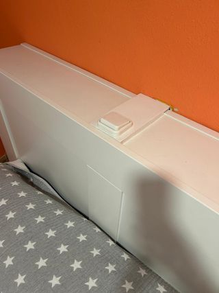 Cabecero blanco esta semidesmontdo