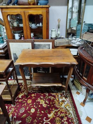 HOY  Mesa auxiliar francesa con ruedas