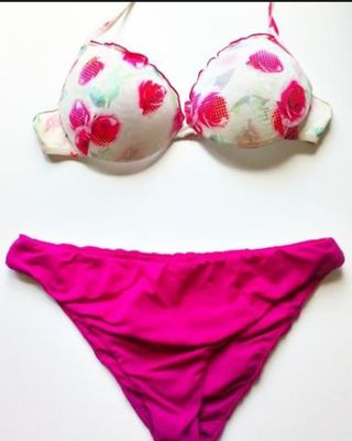 Bikini (distintos modelos en fotos)
