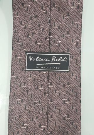 Corbata en tonos malva 