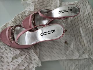 Zapatos mujer salón.